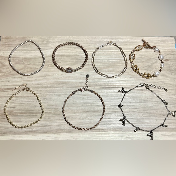 Lot Of Trendy Assorted Mixed Metals Silver & Gold Tone Bracelets - Picture 1 of 6